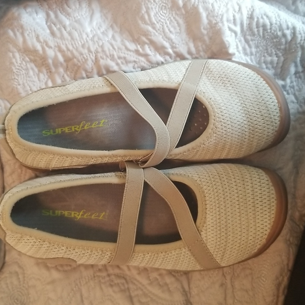 Keen womens shoe 8